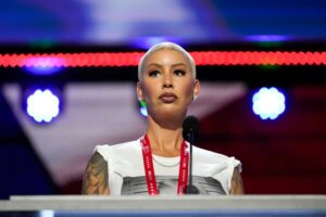 Read more about the article Media has been lying about Trump – Amber Rose